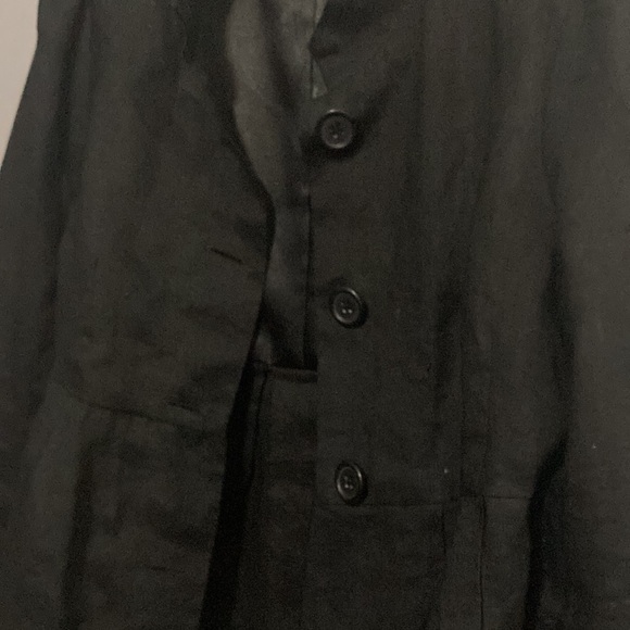 Anne Carson Linen Blazer - Picture 5 of 6